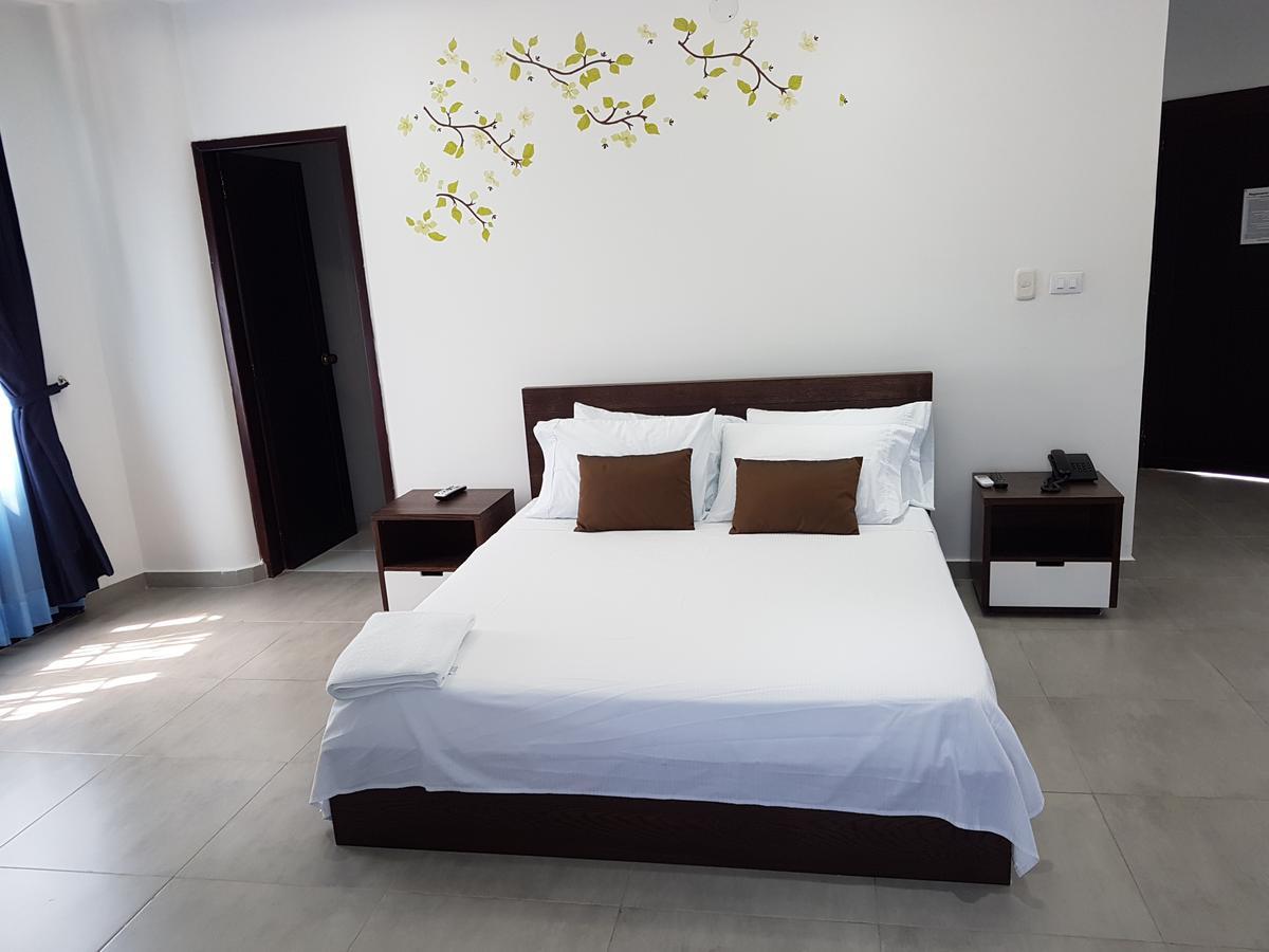 Hotel Plaza Real Montelíbano Dış mekan fotoğraf