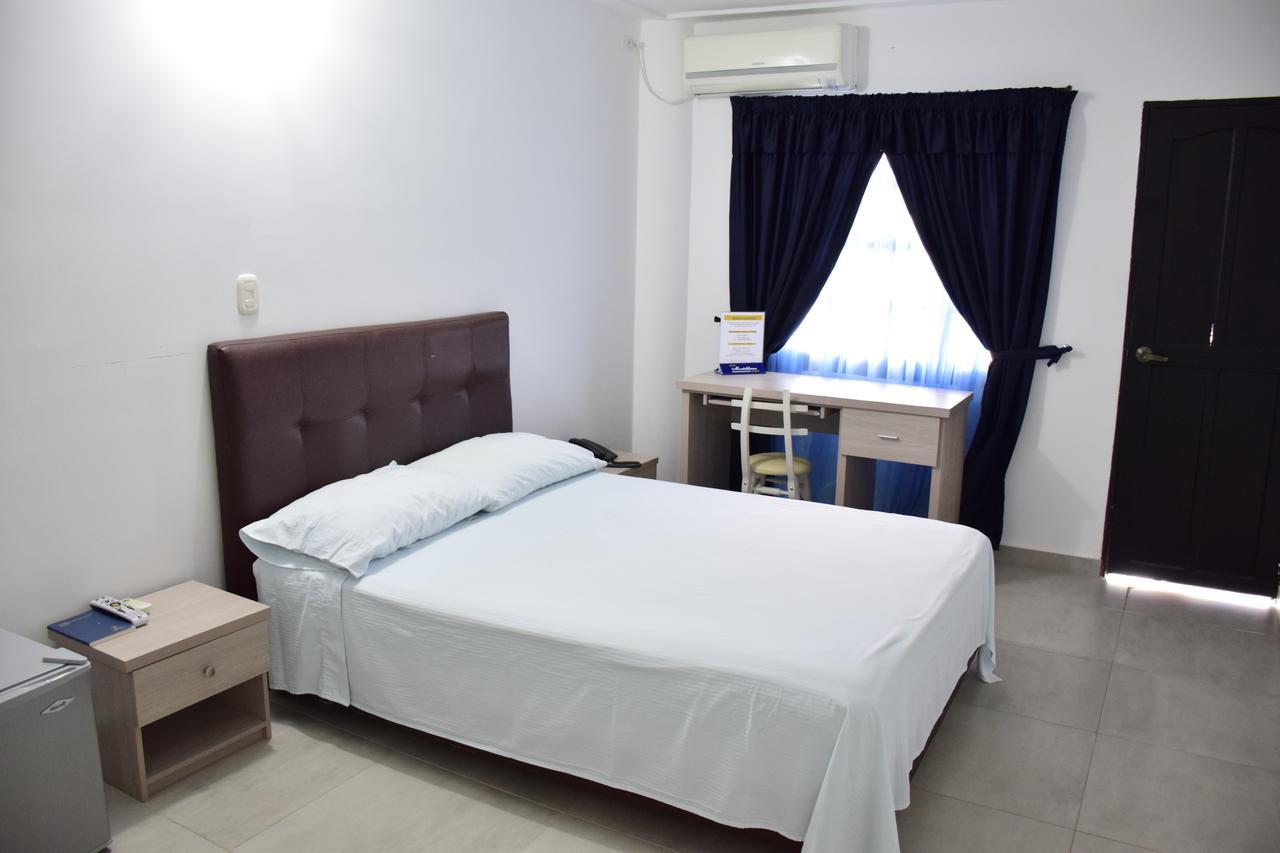 Hotel Plaza Real Montelíbano Dış mekan fotoğraf